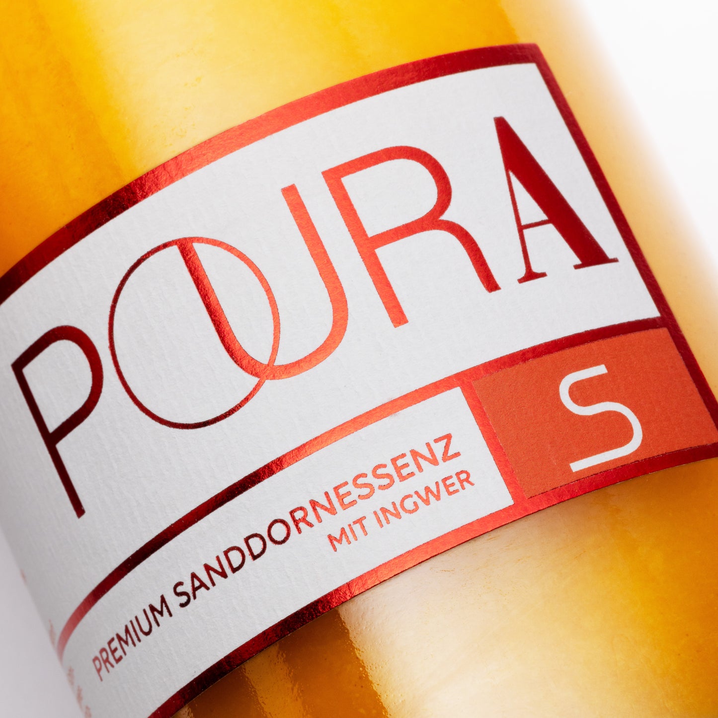 POURA Premium Sanddorn Essenz mit 100% natürlichen Zutaten – bio, vegan & glutenfrei. Ideal für gesunde Drinks und Shots.